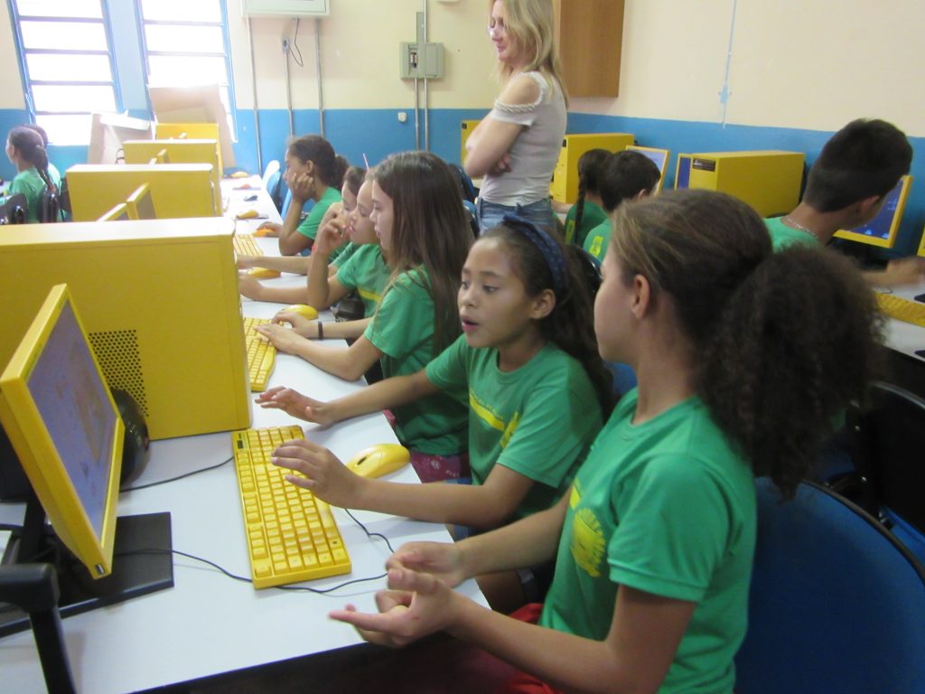 Escola de Rio Brilhante utiliza site de jogos “escola games” nas